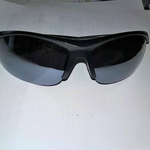 Ironman sun glasses and case - Picture 1 of 9